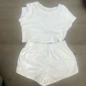 Crop shirt and matching shorts. Top medium, shorts small run big ! Super soft